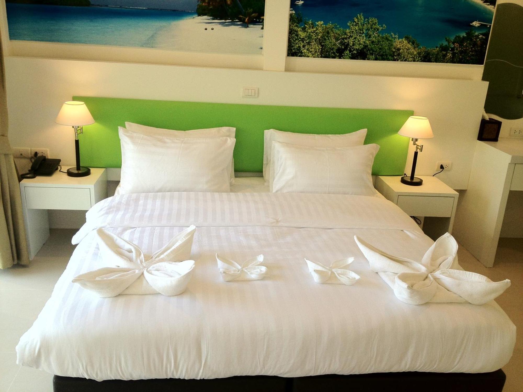 Armoni Patong Beach Hotel Екстериор снимка