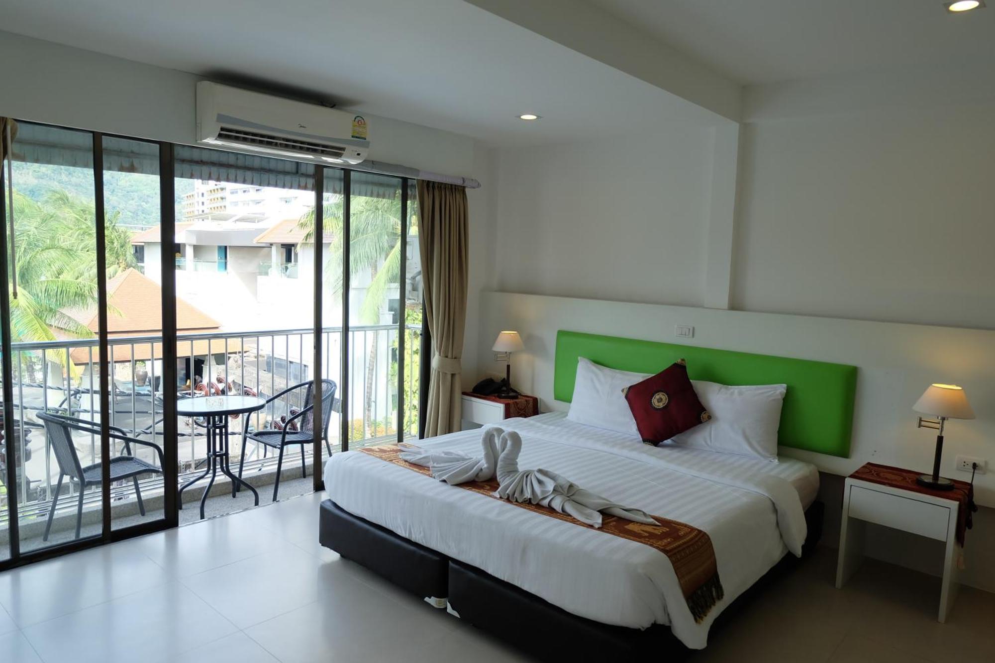 Armoni Patong Beach Hotel Стая снимка